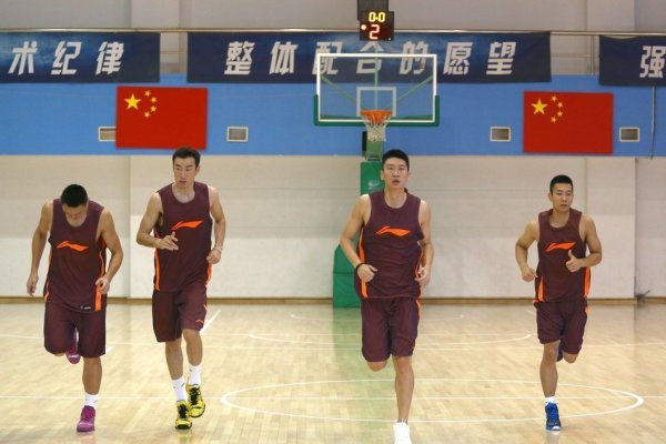 典型三球式表現(xiàn)！拉梅洛·鮑爾半場10中2&三分4中0 得到4分3板6助