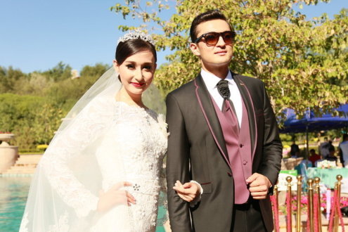 拉瑞安已為《神界》的伙伴角色完成劇本編寫和配音工作