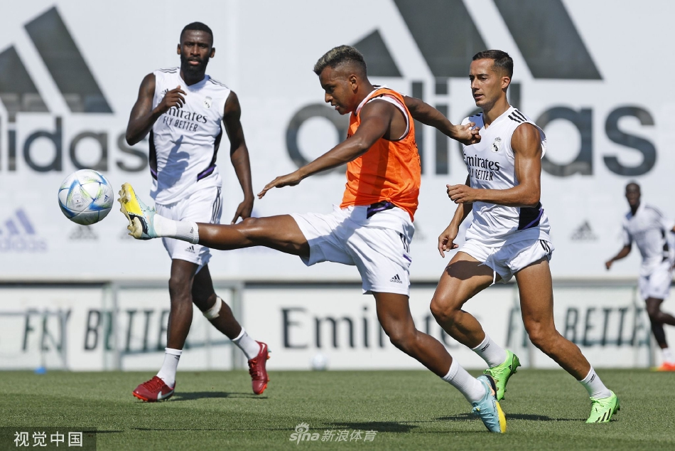 ?；倏耍核_拉赫比我想象中更隨和，和他并肩作戰(zhàn)很不可思議