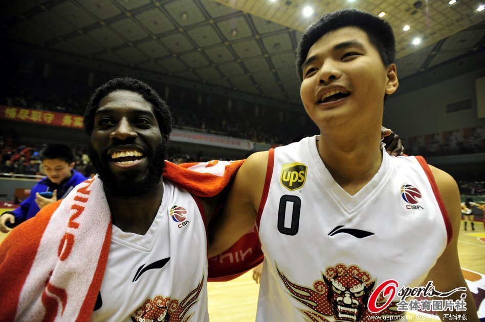 Sucker Punch的新作《羊蹄山之魂》于10月2日正式發(fā)售，但索尼至今都沒有官宣該作的銷量表現(xiàn)。對比而言，前作《對馬島之鬼》，SIE在發(fā)售三天就官宣了240萬套銷量，成為PS4上銷售速度最快的原