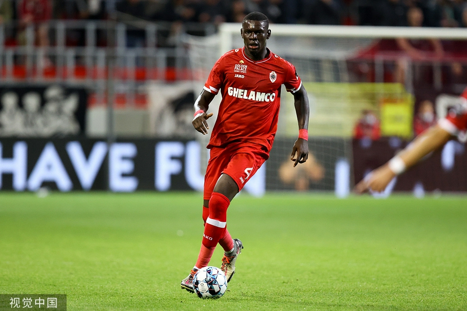 杰倫·約翰遜40+10+5本季聯(lián)盟唯二前鋒&比肩字母哥 后者兩次做到