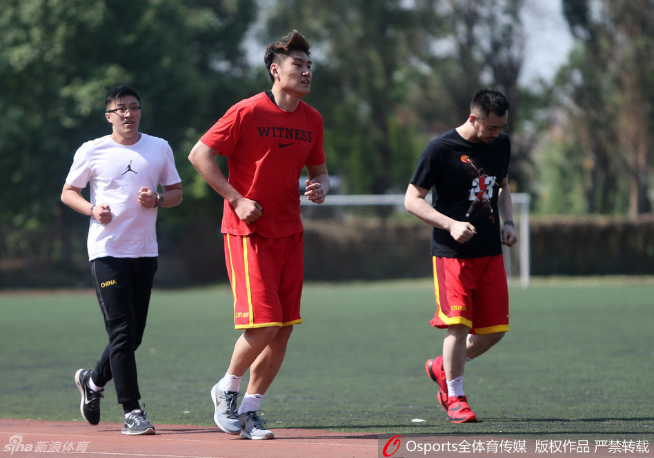 曼聯(lián)vs伯恩茅斯：姆伯莫搭檔庫尼亞，B費、卡塞米羅出戰(zhàn)