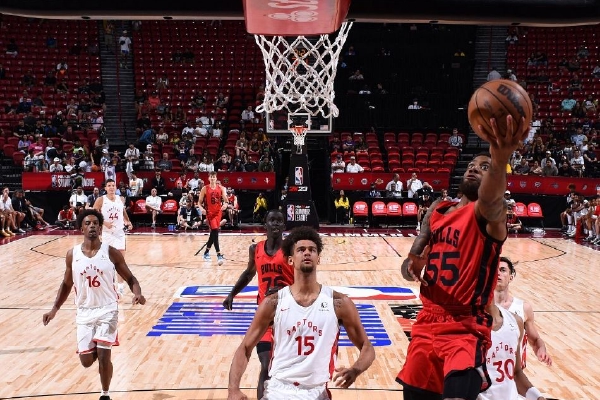 阿森納社媒曬哈弗茨健身房內(nèi)康復訓練照片：一步一步