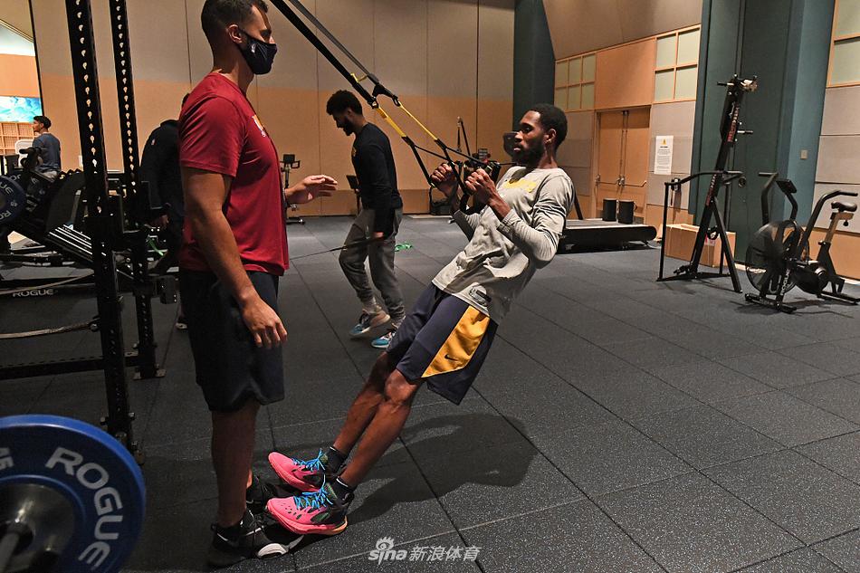 德天空：漢堡正在關注南安普頓中場唐斯，球員有意冬窗離隊