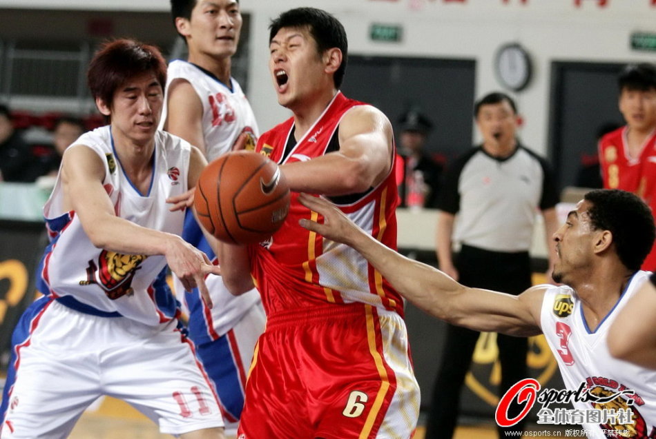 每體：巴薩今日完成本周最后一次訓練，弗里克因私事缺席