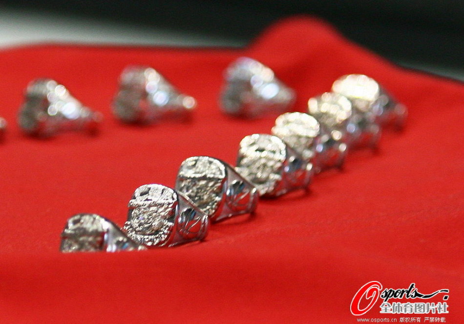 半場戰(zhàn)報：皇馬1