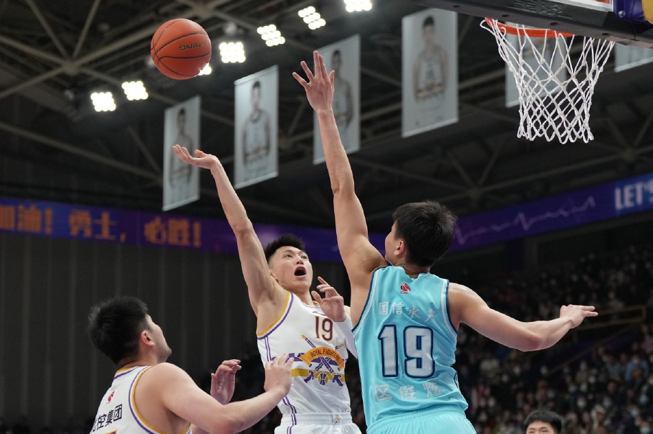 辛普森：內(nèi)維爾曾幫我和弗格森談我的合同，還爭取到更高薪水