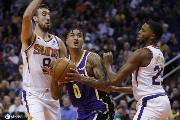 2025年10月8日 14:20:09懂球帝                 前意大利隊長卡納瓦羅已正式出任烏茲別克斯坦國家隊主教練，據(jù)《羅馬體育報》報道，他也因此成為全球收入排名第四的國家隊主帥。消