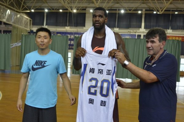 《無主之地4》社區(qū)挑戰(zhàn)達成 Gearbox發(fā)放皮膚兌換碼