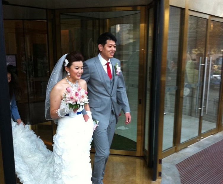 本賽季薪資前十球隊中，僅綠軍尼克斯湖人掘金目前戰(zhàn)績前十