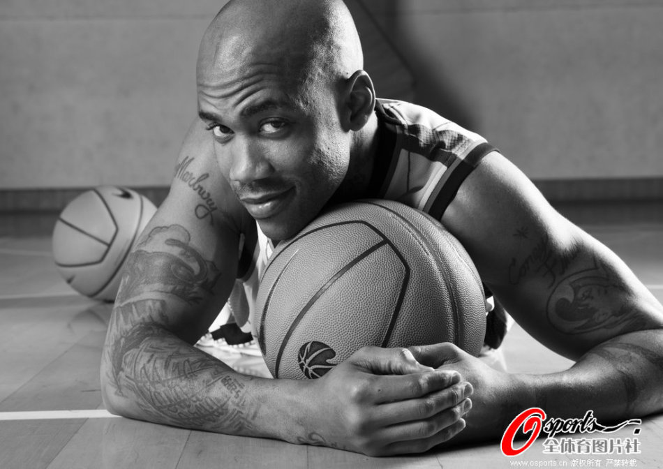 [流言板]要不別穿了？本賽季湖人身穿城市版球衣時，戰(zhàn)績?yōu)?勝7負