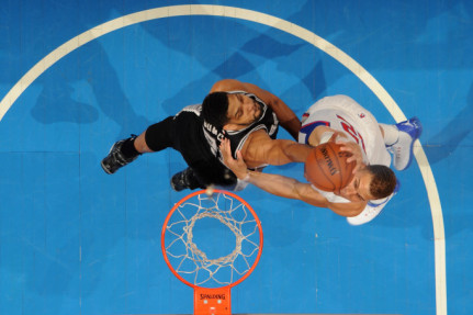 [流言板]恢復(fù)神速！前幾日腳無法承重的東契奇，今日自己走回更衣室