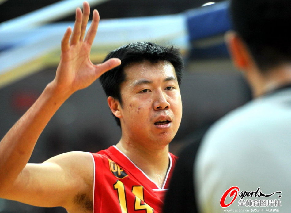 3換11！拓媒模擬：開拓者引進字母哥 送出小楊等5將+3首輪+3次輪