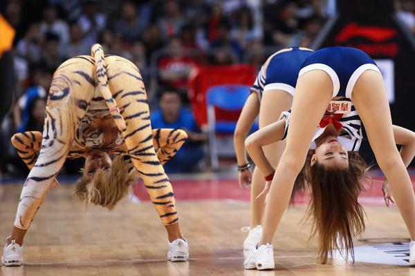 ?；倏藢岽踢M球后做出姆巴佩的慶祝動作 為他慶生