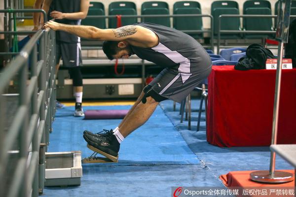 馬雷斯卡：紅牌后比賽局勢徹底改變了，我們是在白白給對手送禮