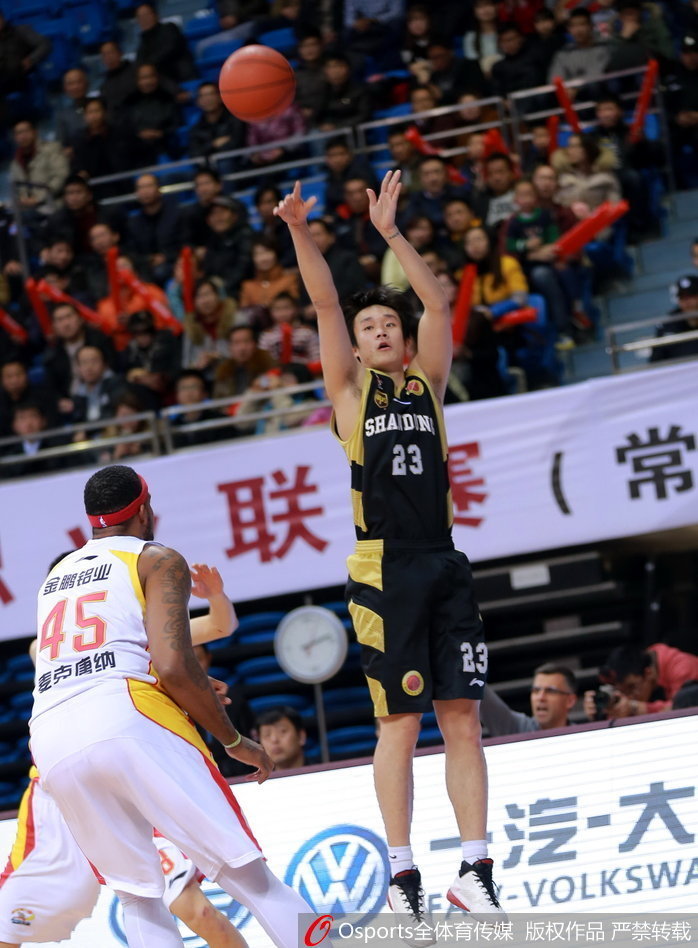 [流言板]狀態(tài)低迷！克勒貝爾全場4中1，三分3中0，得到2分4籃板1助攻