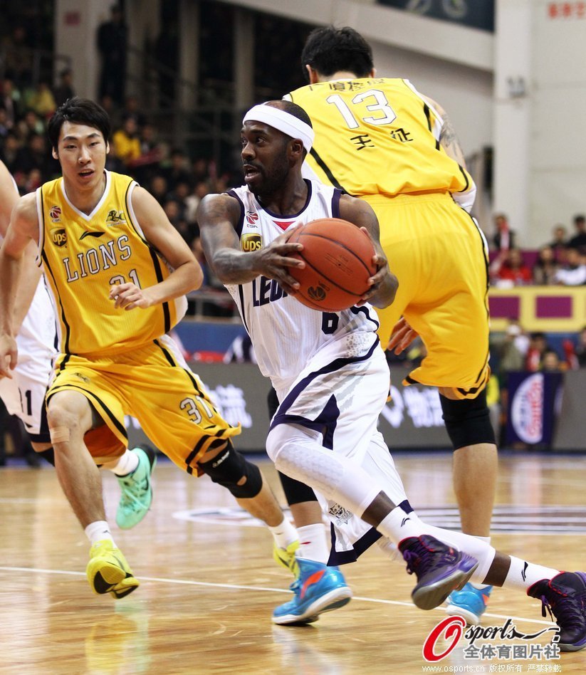 秀一個！麥戈文斯搶斷反擊一條龍折疊暴扣