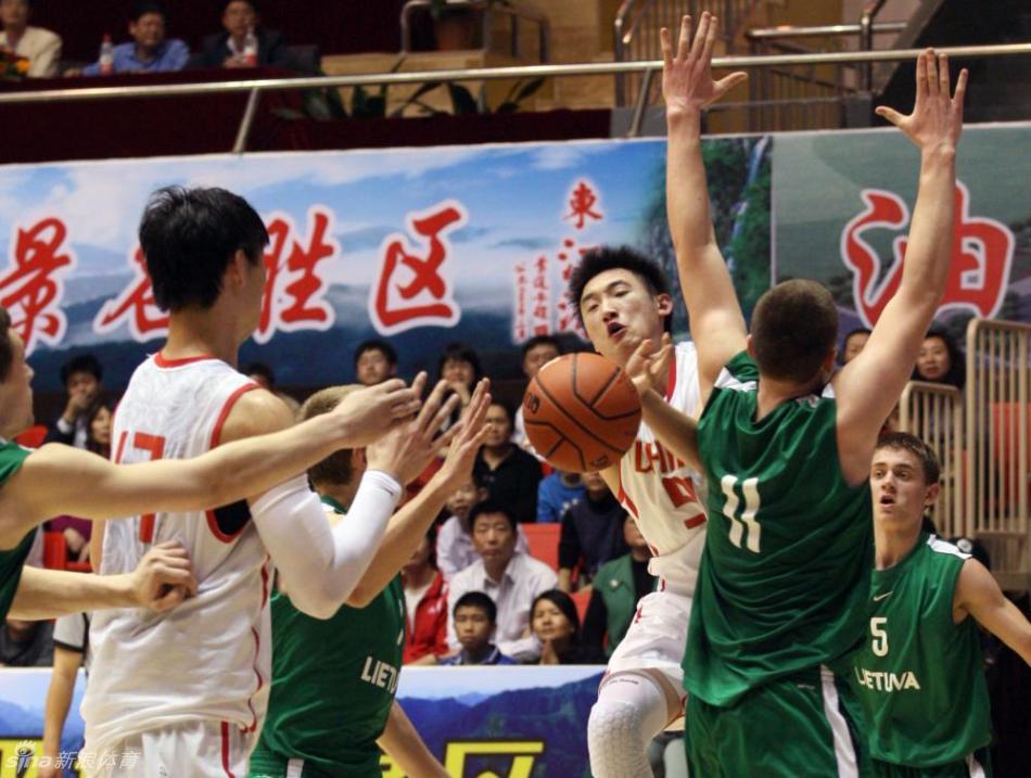 虧炸了??伊薩克夏窗創(chuàng)紀錄1.45億歐加盟，16場3球如今又遭重傷