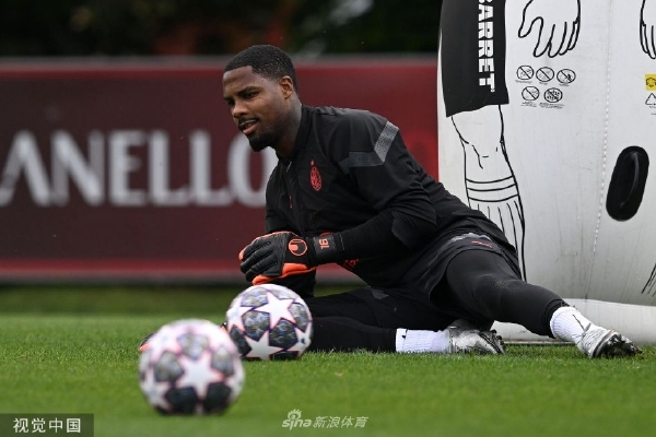 典型三球式表現(xiàn)！拉梅洛·鮑爾半場10中2&三分4中0 得到4分3板6助