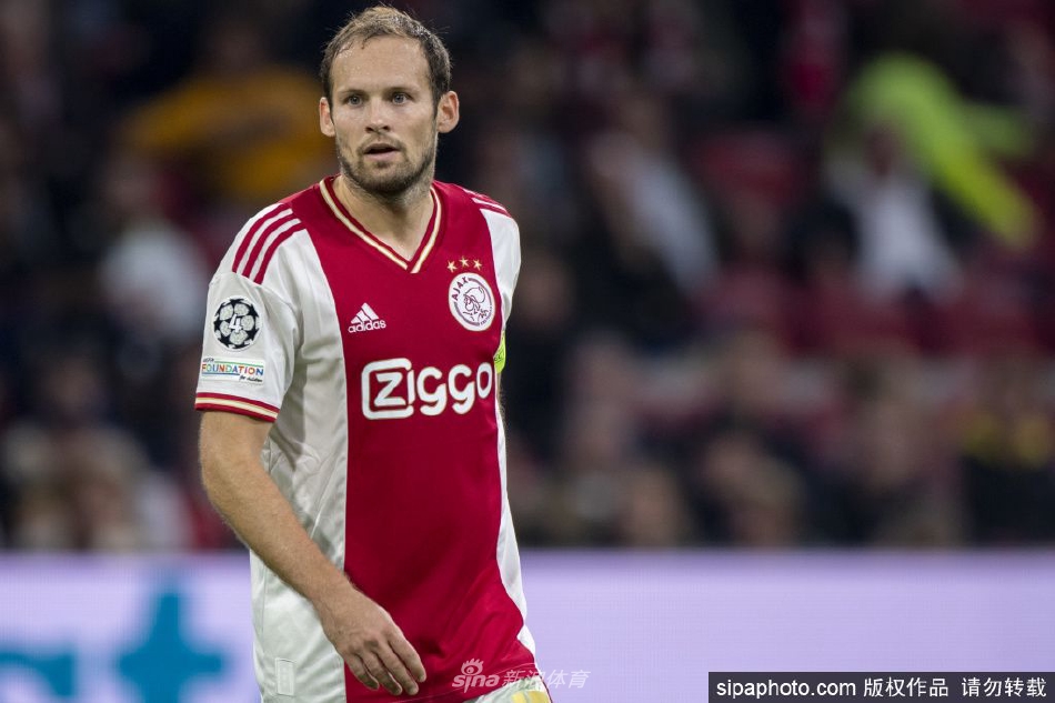 直播吧12月31日訊 知名籃球分析師Rob Mahoney在名嘴比爾·西蒙斯的節(jié)目中談到拉梅洛·鮑爾的受歡迎情況。Rob Mahoney說：“拉梅洛·鮑爾不僅憑借他的視野和創(chuàng)造力出眾，他仍然是聯(lián)盟里最