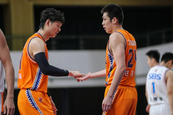 英超單場烏龍雙響“倒霉蛋”：卡拉格、艾斯特福、道森、法斯在列