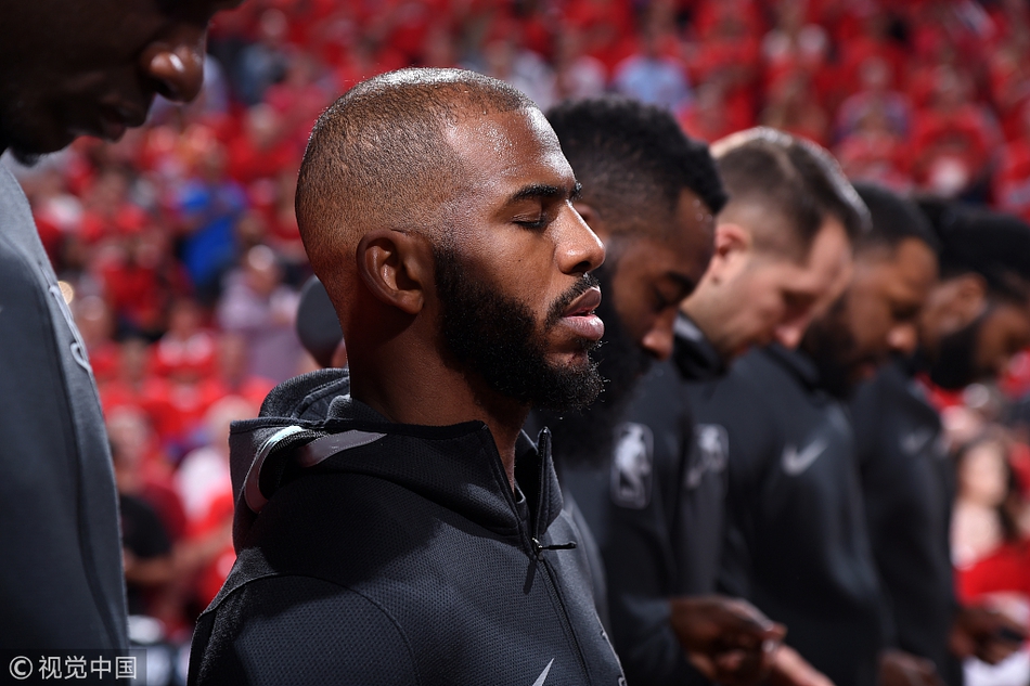 直播吧1月13日訊 近日，名記Stein在節(jié)目中談到了關于籃網(wǎng)球員邁克爾·波特的流言。他說：“最近有很多關于波特的消息。比如這個周末，我的好朋友約翰·霍林格，他在NBA管理層待了七年——他在周六報道說