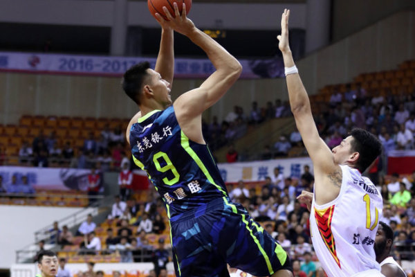 NBA官方：蒙克在對陣灰熊的比賽中假摔 罰款2000刀！