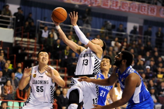 ?；倏藢岽踢M球后做出姆巴佩的慶祝動作 為他慶生