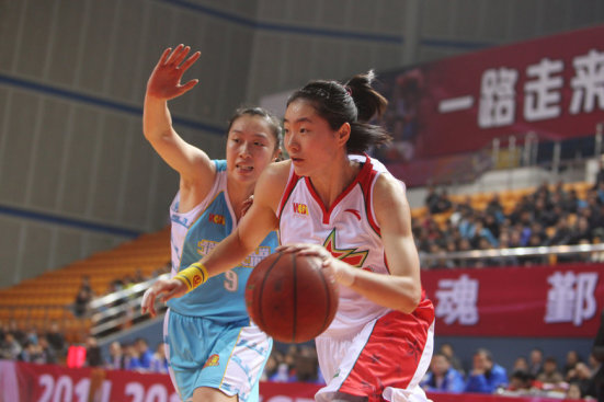 大羅憶銀河戰(zhàn)艦：當時所有人薪水相同，但我和小貝通過贊助掙更多