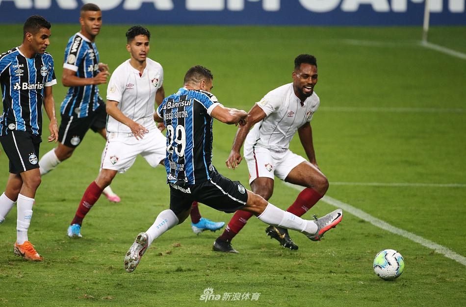 曼聯(lián)vs狼隊首發(fā)：姆伯莫、B費、芒特先發(fā)，海文出戰(zhàn)