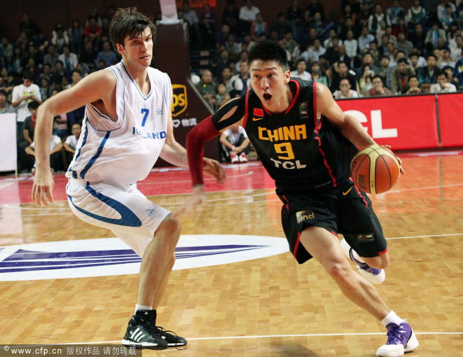 手起燈亮！奎克利用“利拉德同款”高難度三分1.6秒絕殺黃蜂！