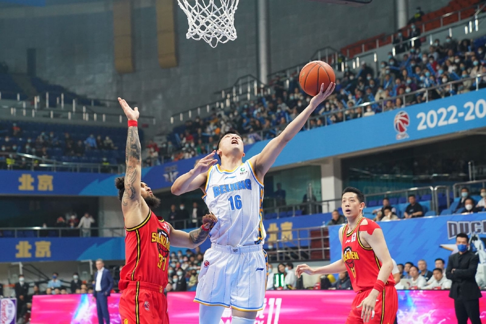 短暫放松！維尼修斯曬與女友合照：在迪拜的24小時?????beltalowda                                                              