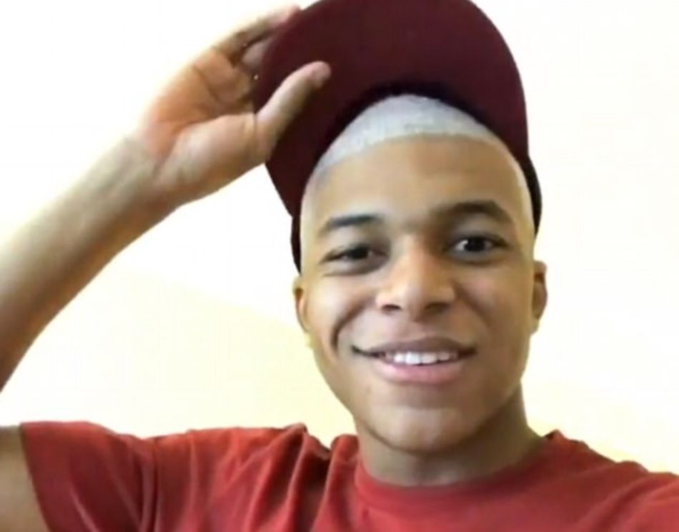 效率不高！愛德華茲打滿首節(jié)7中2拿到10分 三分4中0&正負值