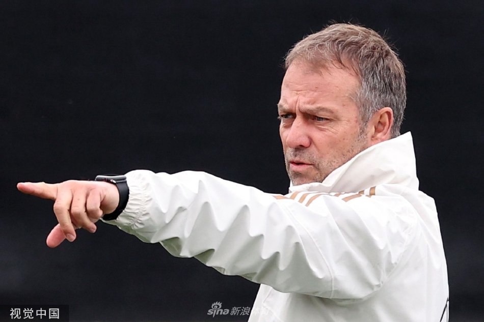 直播吧1月13日訊 NBA常規(guī)賽，國王124-112戰(zhàn)勝湖人。賽后，蒙克接受了比賽。談及比賽取勝，蒙克表示：“我想每晚都打滿 48 分鐘。不管我在不在場上，我都會一直把能量帶上來?！北緢霰荣悾鎸εf主