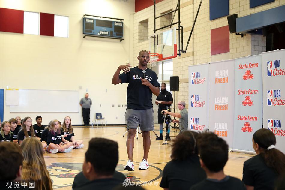 秀一個！麥戈文斯搶斷反擊一條龍折疊暴扣