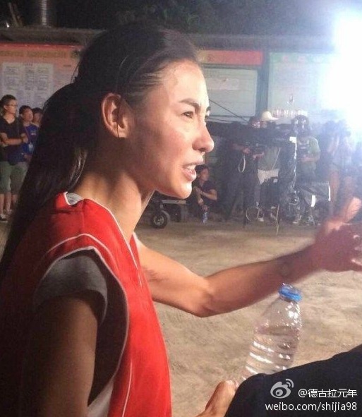 魅力四射！性感名媛Anastasia觀戰(zhàn)湖人 布朗尼&格里芬是其粉絲