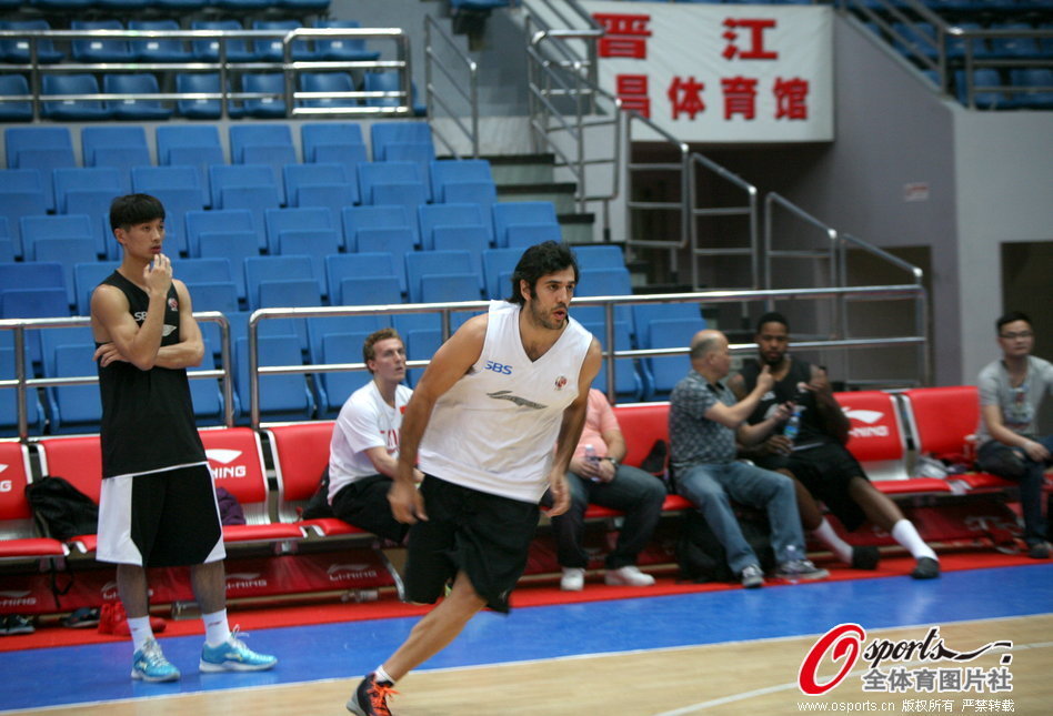 前教練：拉菲尼亞受到FIFA不公平對待，我認為他比登貝萊更全面