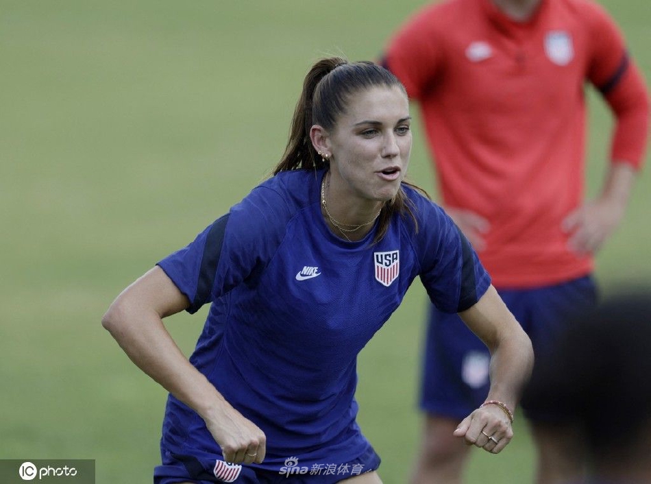 BearPanda《拳皇》不知火舞周年款 預(yù)計2026年12月販售