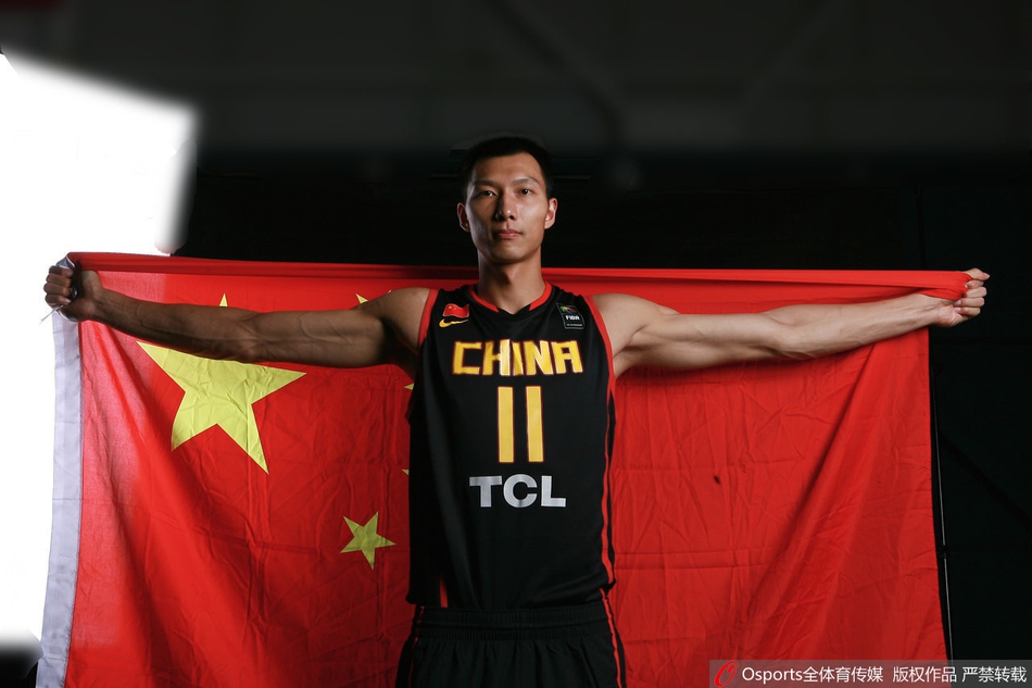 隆戈：若恩昆庫冬窗離隊，米蘭可能引進兩名前鋒二怪                                                                2025-12-23 0