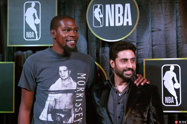 塞爾吉尼奧：萊奧必須面向球門；希望恩昆庫能盡快融入