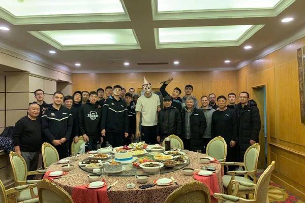 前主帥談佛羅倫薩：既然已經(jīng)墊底就無所畏懼去踢球，祝他們好運