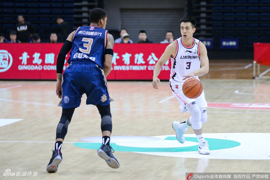 火藥味！追夢霍蘭德對抗后發(fā)生口角，隨后被隊友拉開