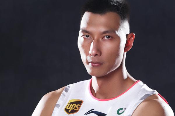 直播吧1月8日訊 NBA常規(guī)賽，鵜鶘100-117不敵老鷹。本場比賽，鵜鶘前鋒錫安表現(xiàn)高效全面，出戰(zhàn)31分鐘15投10中，罰球7中2拿到22分8籃板6助攻1搶斷，正負值-5。