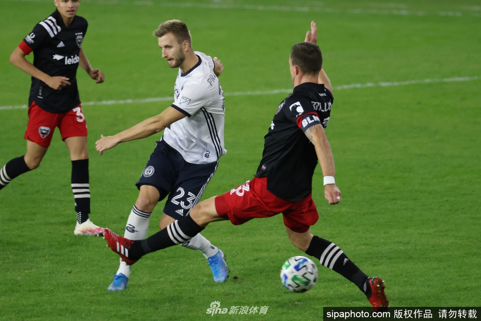 交手就有火花！上賽季歐冠，紅軍雙中衛(wèi)建功，利物浦3