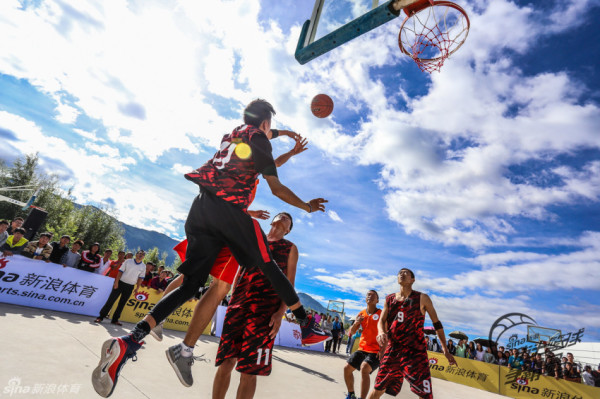 斯洛特：某一刻某名球員進攻意圖過于強烈，導致對方攻入了制勝球