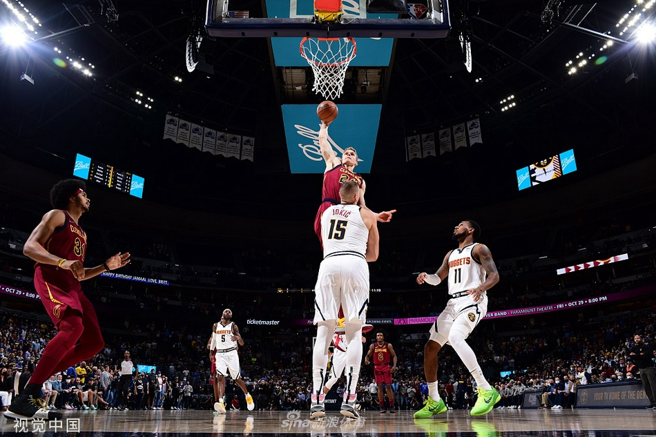 塞爾吉尼奧：萊奧必須面向球門；希望恩昆庫能盡快融入