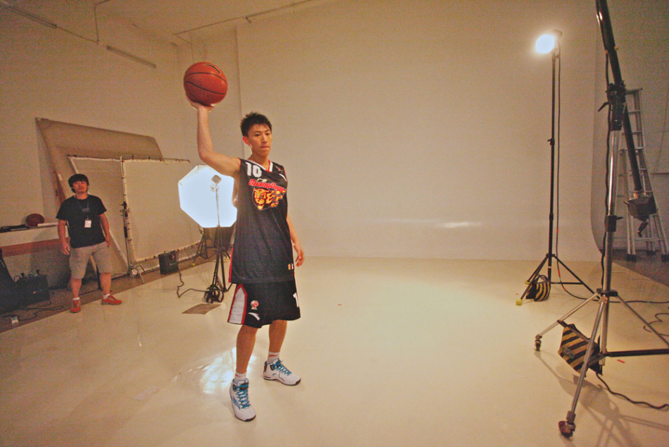 《永恒之塔2》中的遠征模式是一種PVE玩法，那么遠征模式中包含什么功能，這么模式又該怎么玩呢？下面為大家?guī)怼队篮阒?》遠征模式玩法介紹，一起來看看吧。遠征介紹 ·遠征是指玩家以小隊的形式，攻略精銳