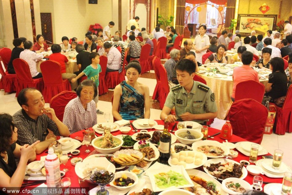 和弗里克交流表示自己想踢中衛(wèi)？孔德社媒回應(yīng)：一眼假