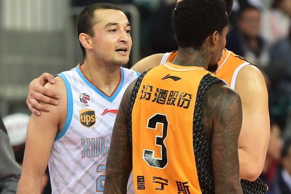 雄鹿傷病報告：阿德托昆博、利拉德、米德爾頓大概率出戰(zhàn)