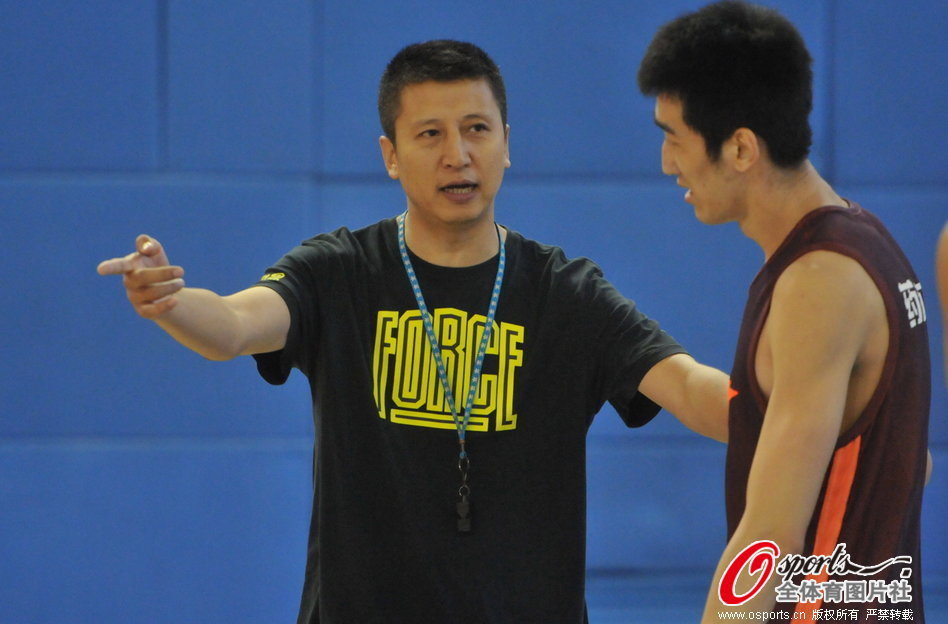 記者：鄭龍退役出任海牛助教；海牛和西海岸兩隊開啟球隊冬訓任意門                                                                2025-